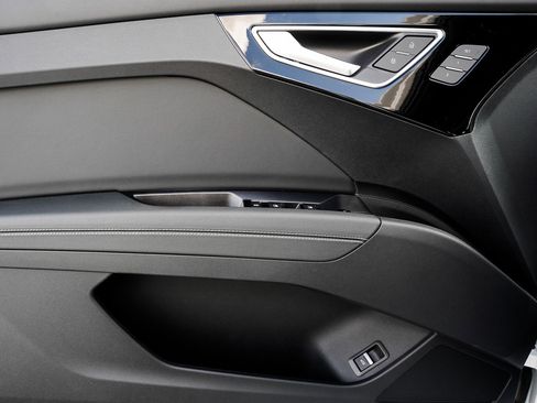 Certified 2024 Audi Q4 e-tron Premium Plus image 20