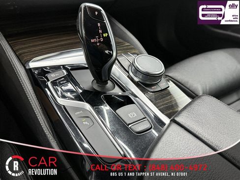 Used 2018 BMW 530e xDrive w/ M Sport Package 2 AWD/4WD image 26