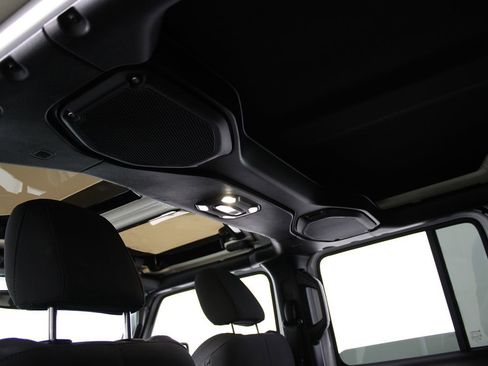 Used 2020 Jeep Wrangler Unlimited Sport image 31