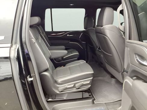Used 2024 Cadillac Escalade ESV Premium Luxury AWD/4WD image 26