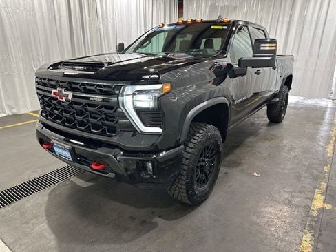 Certified 2025 Chevrolet Silverado 2500 ZR2 w/ Technology Package AWD/4WD image 28