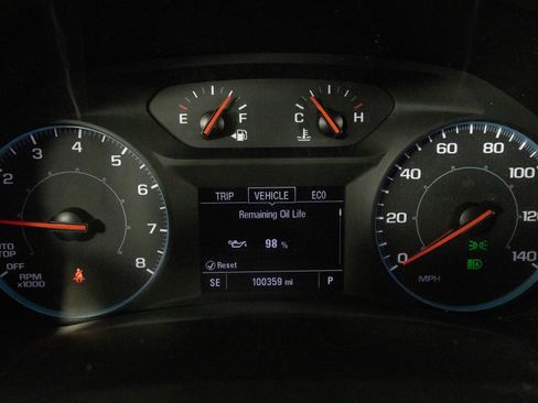 Used 2020 Chevrolet Equinox LS image 30