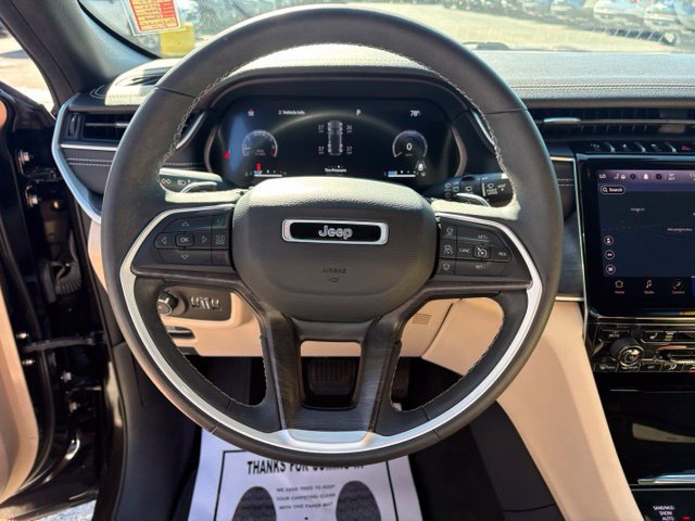 Used 2023 Jeep Grand Cherokee Limited w/ Trailer Tow Prep Group (B) AWD/4WD image 15