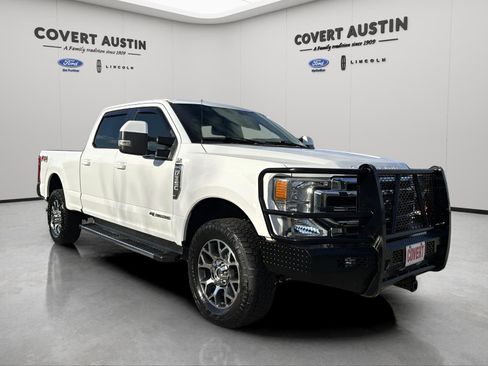 Used 2020 Ford F350 Lariat w/ FX4 Off-Road Package image 4