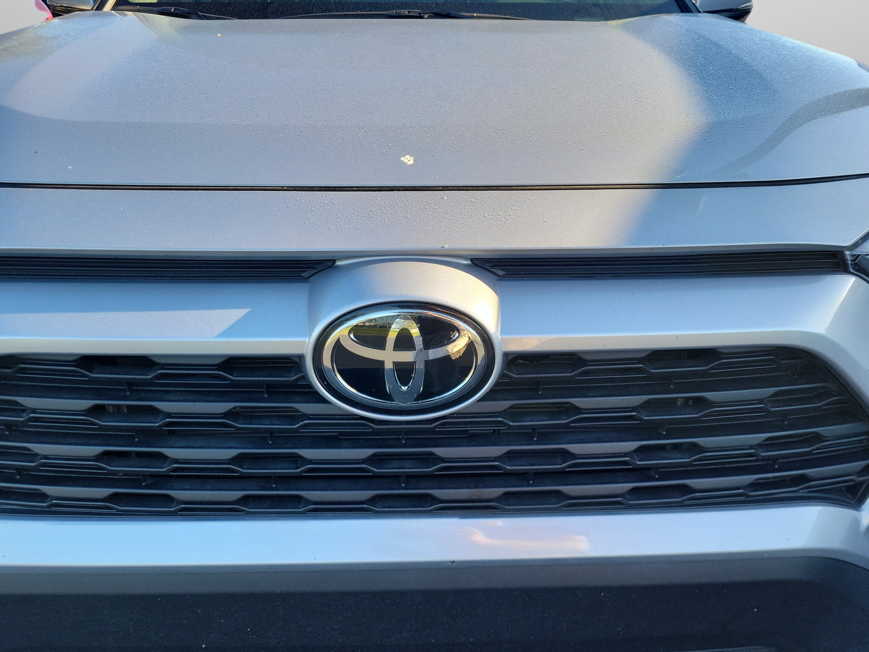 Used 2025 Toyota RAV4 XLE w/ Convenience Package FWD image 12