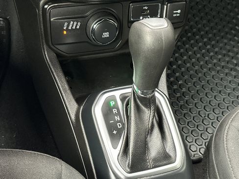 Used 2020 Jeep Renegade Altitude image 23