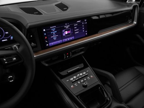 Certified 2025 Porsche Cayenne image 33