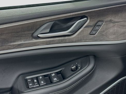 New 2026 Jeep Grand Cherokee Limited AWD/4WD image 14