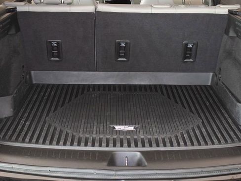 Used 2023 Cadillac XT4 Luxury w/ Cold Weather Package image 14