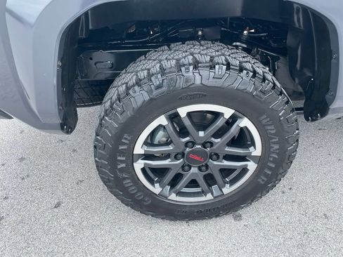 Used 2025 Toyota Tacoma TRD Sport w/ TRD Sport Premium Package AWD/4WD image 34
