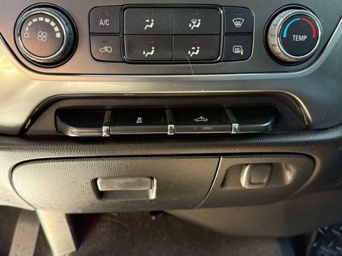 Used 2014 Chevrolet Silverado 1500 LT AWD/4WD image 40