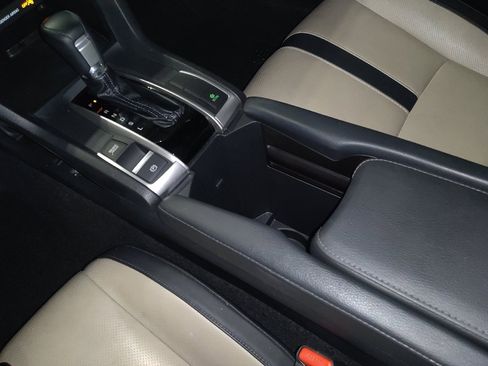 Used 2017 Honda Civic Touring image 26