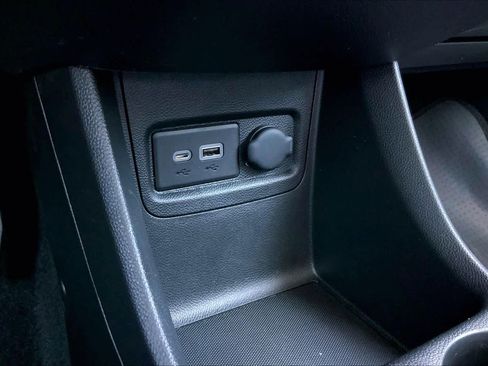 Used 2021 Chevrolet Spark ACTIV image 27