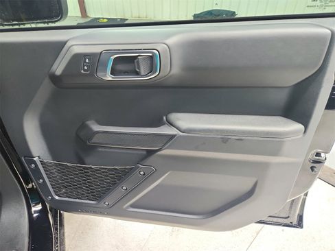 Used 2025 Ford Bronco Badlands image 37