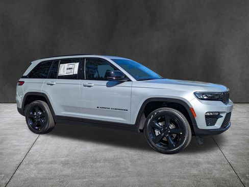 New 2025 Jeep Grand Cherokee Limited image 2