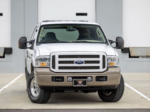 Used 2005 Ford Excursion Eddie Bauer AWD/4WD image 2