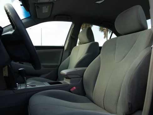 Used 2007 Toyota Camry XLE image 12