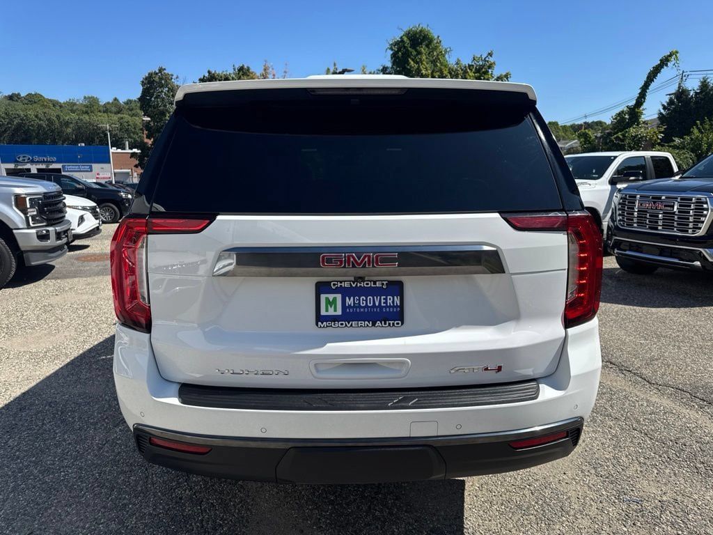 Used 2023 GMC Yukon AT4 w/ AT4 Premium Package AWD/4WD image 4