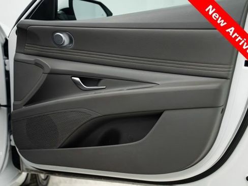 Used 2023 Hyundai Elantra SEL w/ Convenience Package image 26