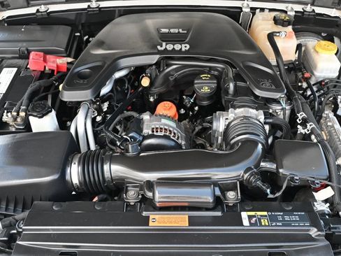 Used 2019 Jeep Wrangler Unlimited Sport S AWD/4WD image 19