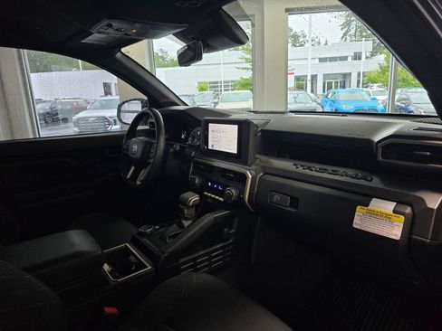 Used 2024 Toyota Tacoma SR5 AWD/4WD image 40