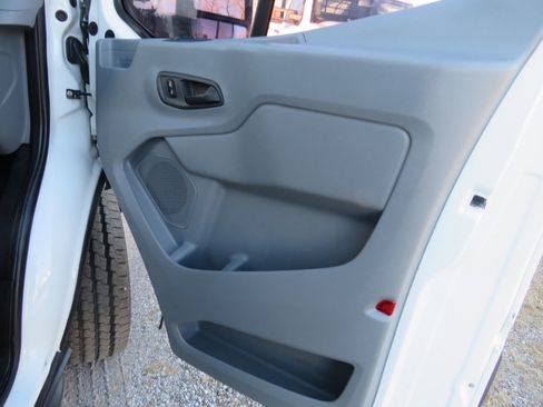 Used 2017 Ford Transit 250 130 Medium Roof image 15