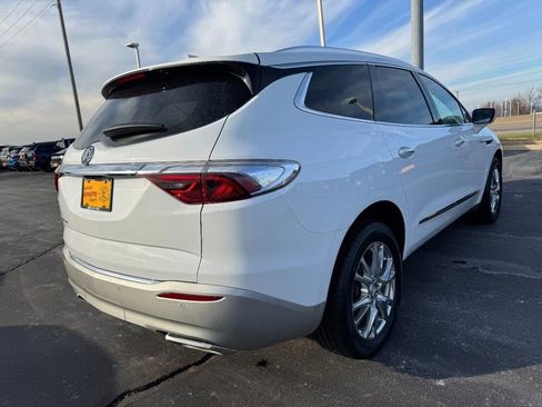 Used 2022 Buick Enclave Premium AWD/4WD image 3