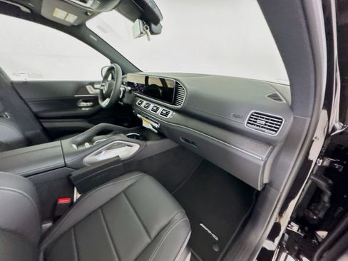 New 2026 Mercedes-Benz GLS 450 4MATIC image 32