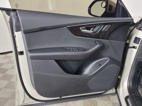 Certified 2023 Audi Q8 Premium w/ Convenience Package image 22