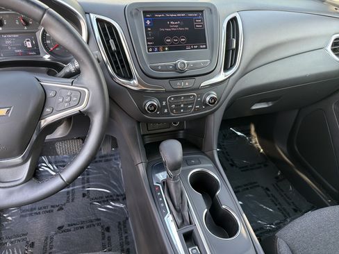 Used 2024 Chevrolet Equinox LT FWD image 28