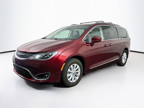Used 2019 Chrysler Pacifica Touring-L w/ Advanced Safetytec Group FWD image 3