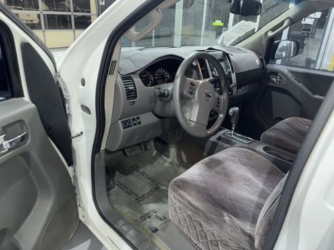 Used 2017 Nissan Frontier SV w/ SV Value Truck Package image 12