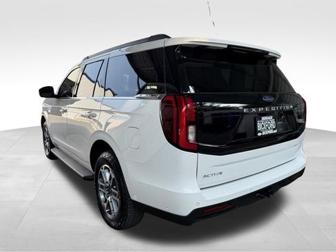 Used 2025 Ford Expedition Active AWD/4WD image 8