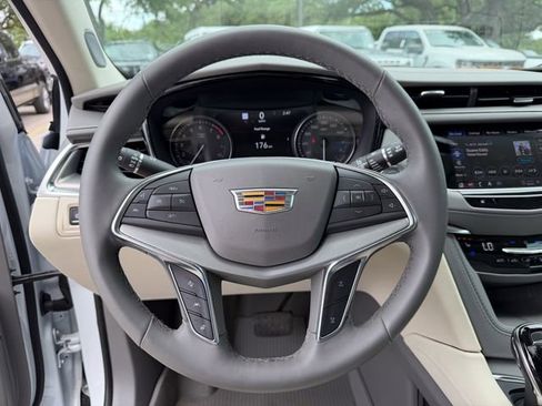 Used 2025 Cadillac XT5 Premium Luxury w/ Technology Package FWD image 10