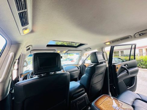 Used 2014 INFINITI QX80 4WD w/ Theater Package image 21