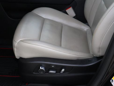 Used 2019 Cadillac XT4 Premium Luxury image 18