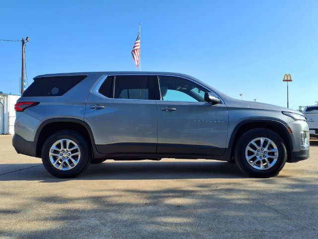 Used 2023 Chevrolet Traverse LS FWD image 4