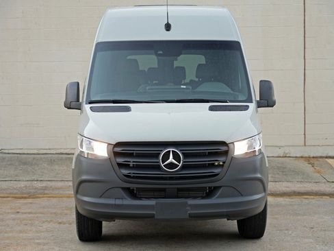 Used 2022 Mercedes-Benz Sprinter 2500 image 40