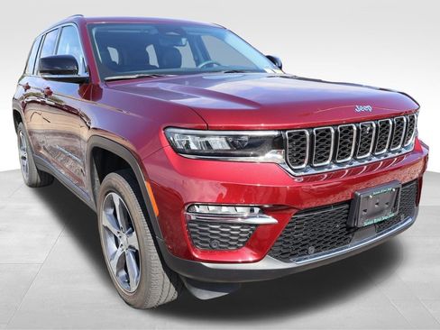 Used 2022 Jeep Grand Cherokee Limited 4xe w/ Luxury Tech Group II AWD/4WD image 12