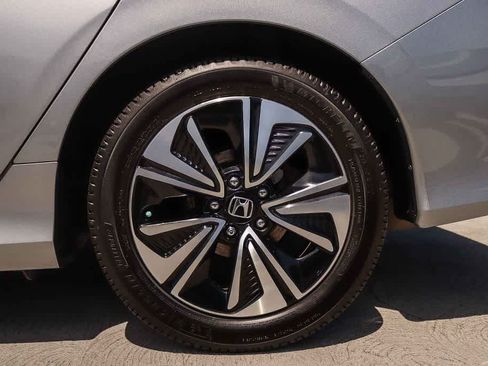 Used 2018 Honda Civic EX-L image 10