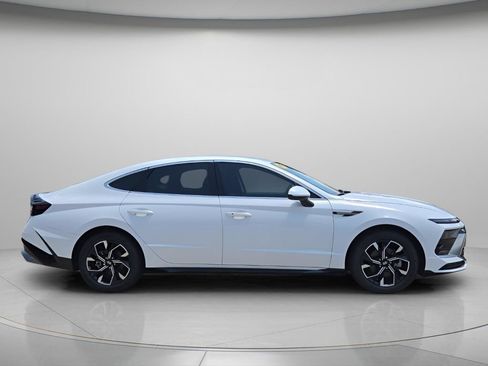 Used 2025 Hyundai Sonata SEL FWD image 9