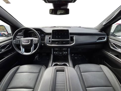 Used 2023 GMC Yukon SLT AWD/4WD image 12