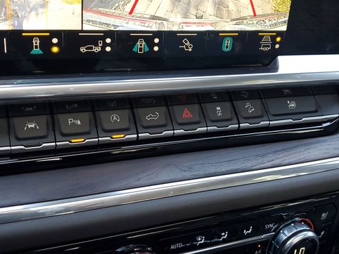 Used 2023 GMC Sierra 1500 SLT w/ SLT Premium Plus Package image 28