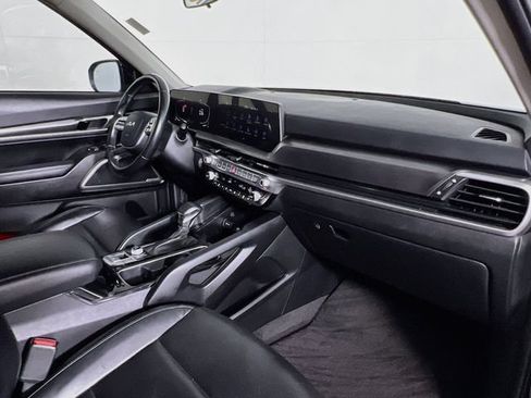 Used 2023 Kia Telluride LX AWD/4WD image 39