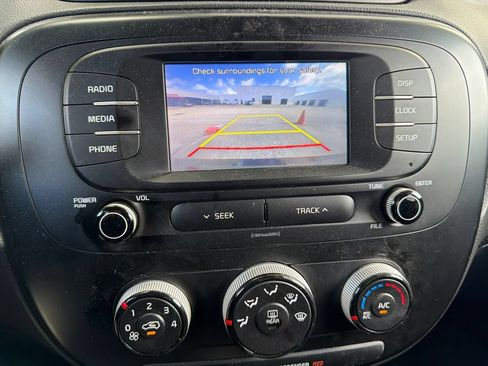 Used 2019 Kia Soul FWD image 11