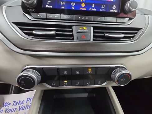 Used 2025 Nissan Altima 2.5 SV FWD image 26