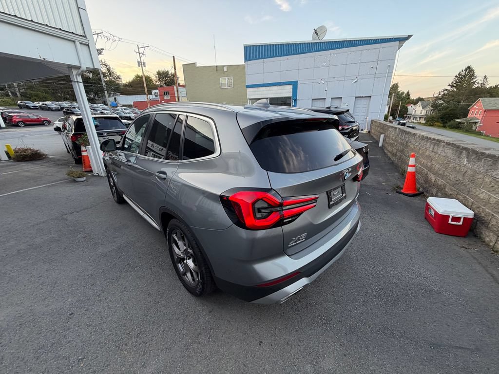 Used 2023 BMW X3 xDrive30i w/ Premium Package w/ZPA AWD/4WD image 3