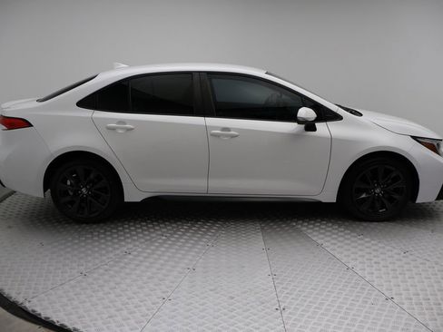 Used 2023 Toyota Corolla SE image 7