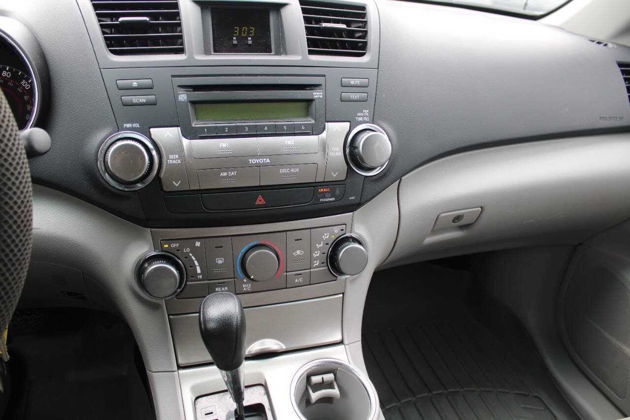 Used 2011 Toyota Highlander 2WD image 14
