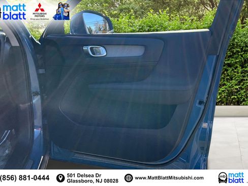 Used 2025 Volvo XC40 B5 Core image 26